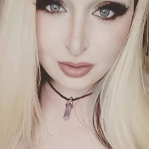 Meet your Posher - Picture 1 of 4